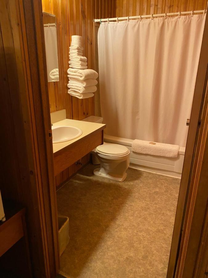 Glacier View Inn Haines Junction Εξωτερικό φωτογραφία
